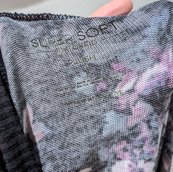 Torrid Mini Supersoft Push V-Neck Skater Dress NWT‎ size 1 - Picture 8 of 9